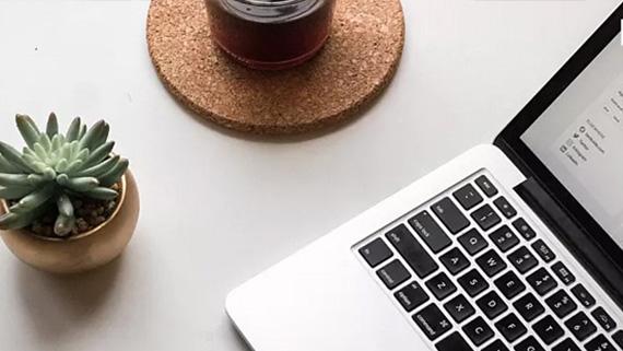 .NET 中的配置验证如何自动进行?